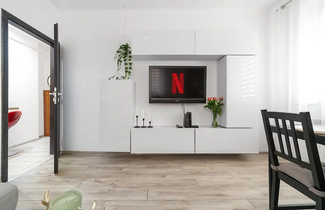 Large Apartment In Wola Near The Center-1