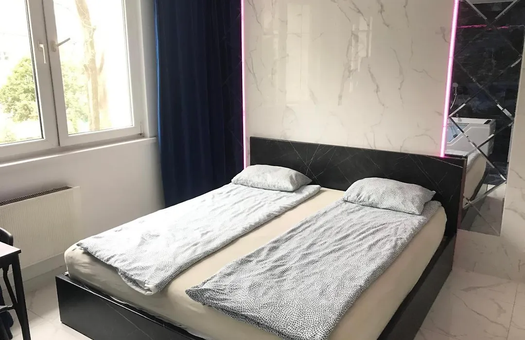 YOURAPART Karmelicka z Jacuzzi-1