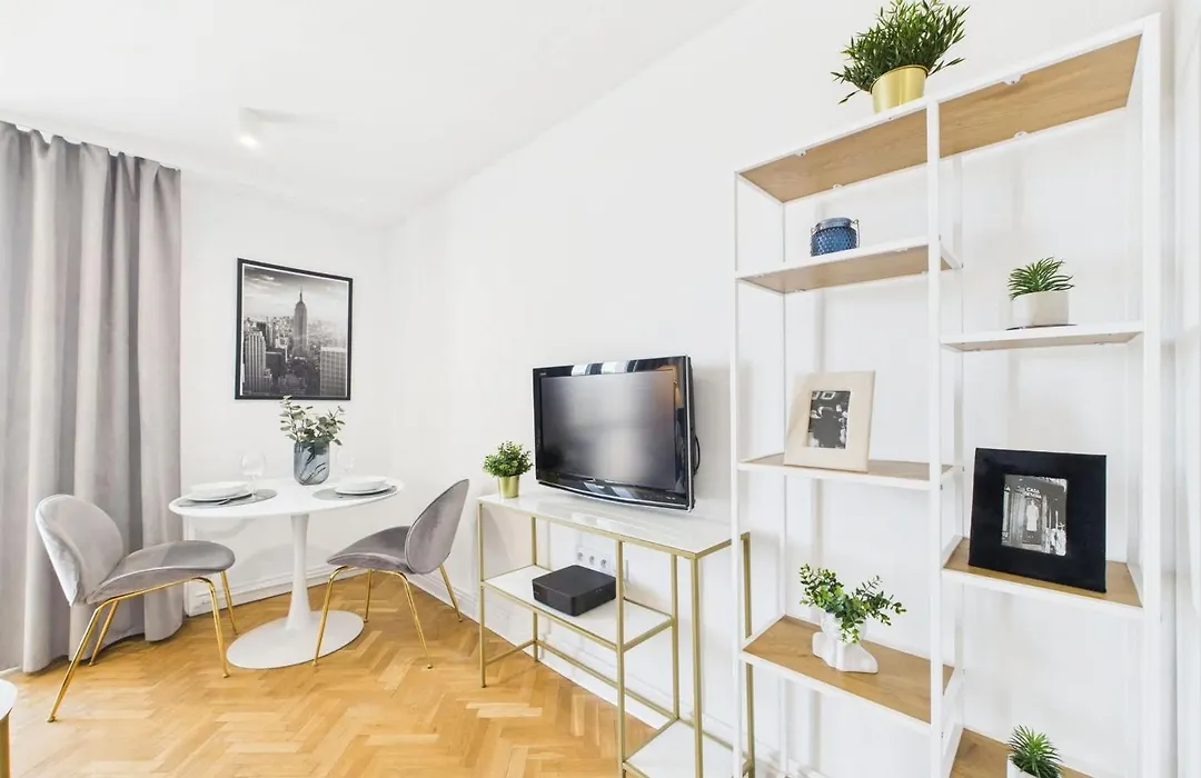 Stylish And Bright Studio Pet-Friendly By Noclegi Renters-1