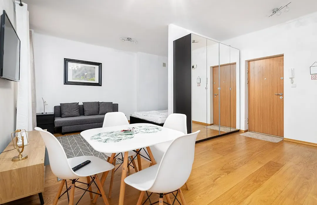 RentPlanet - Apartamenty Chmielna-1