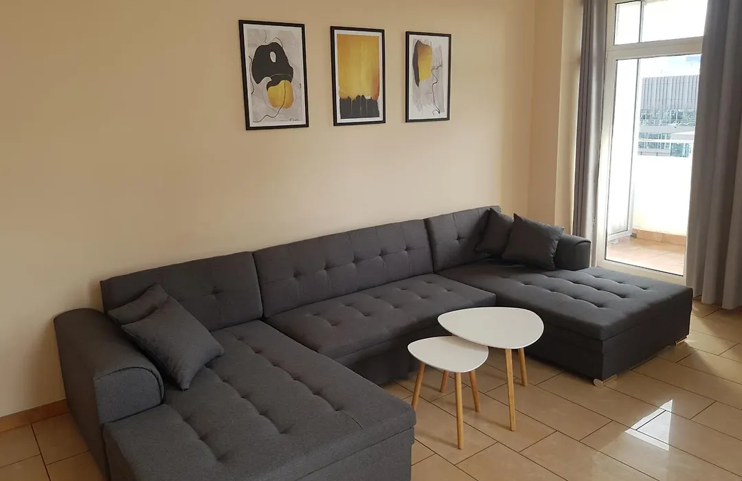 Duży przestronny Apartament z darmowym parkingiem i dwoma balkonami-1