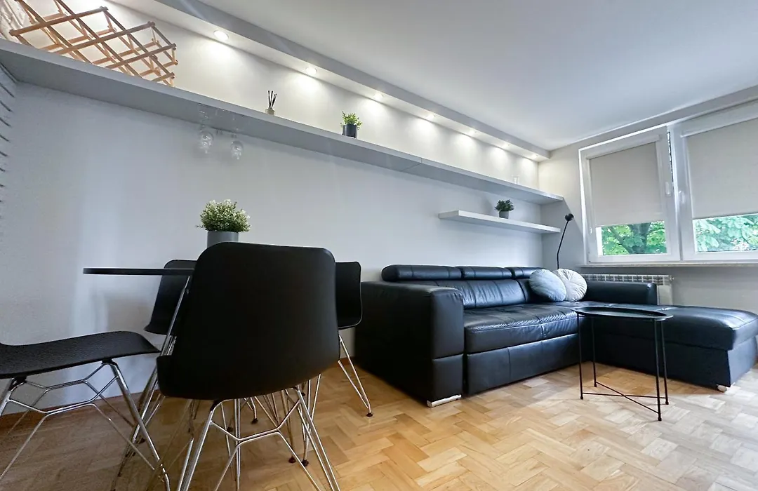 Warsaw Inside Solec III-1