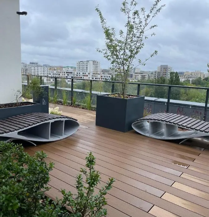 Jetset Airport Apartment-1