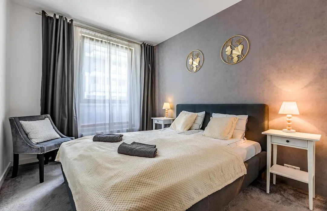 Luxury 2 Rooms Apartment - Metro 450M - Parking - City Center Apartments-1