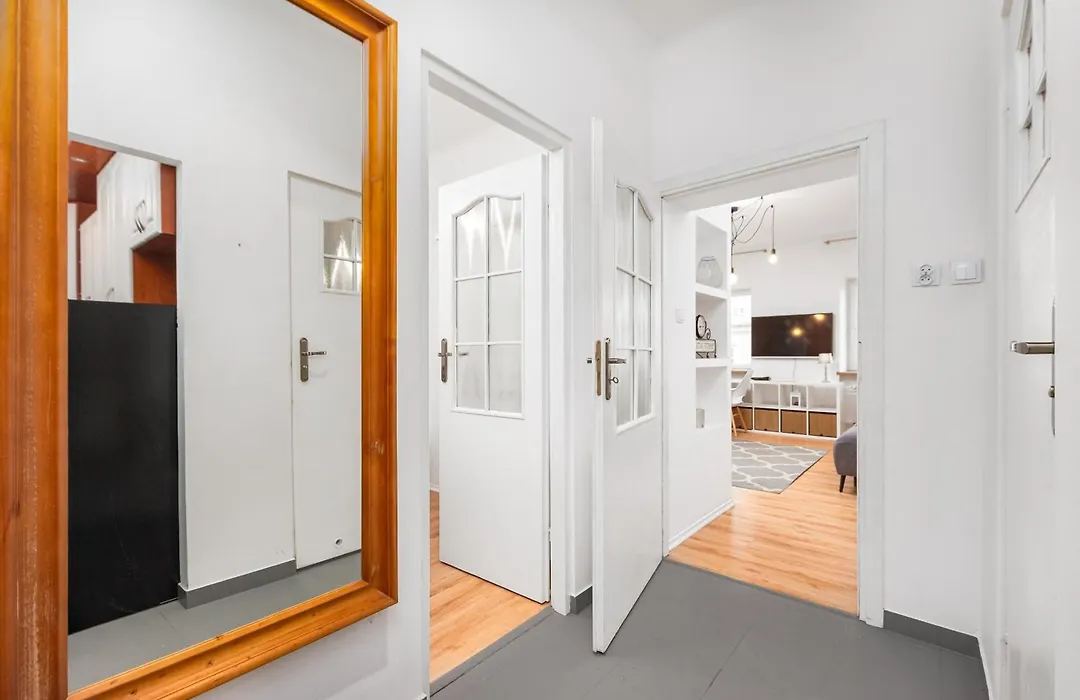 Apartment Chmielna 2 By Your Freedom-1