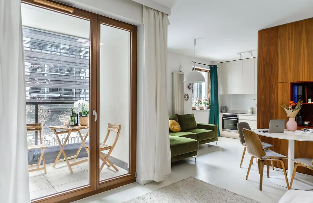 Lumina I Deluxe 2-Room Apartment With Balcony I Parking-1