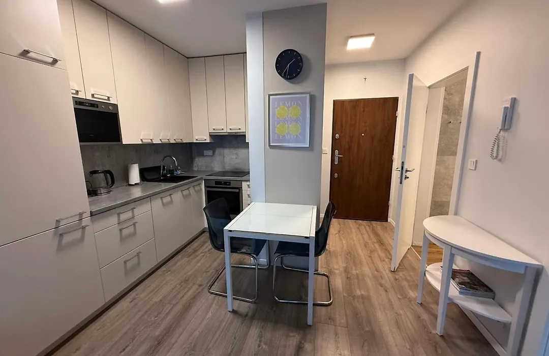Modern Apartment Near To The Chopin'S Airport Cybernetyki 2A-1