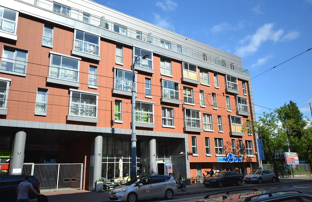 Senator Warsaw Apartments-1