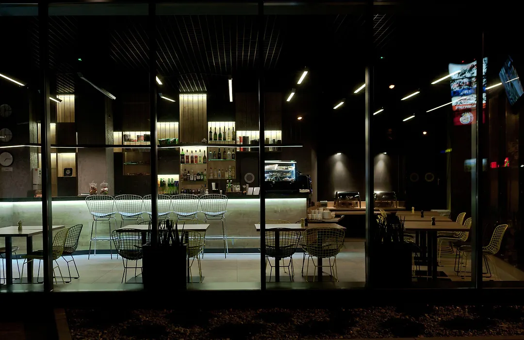 Air Hotel-1