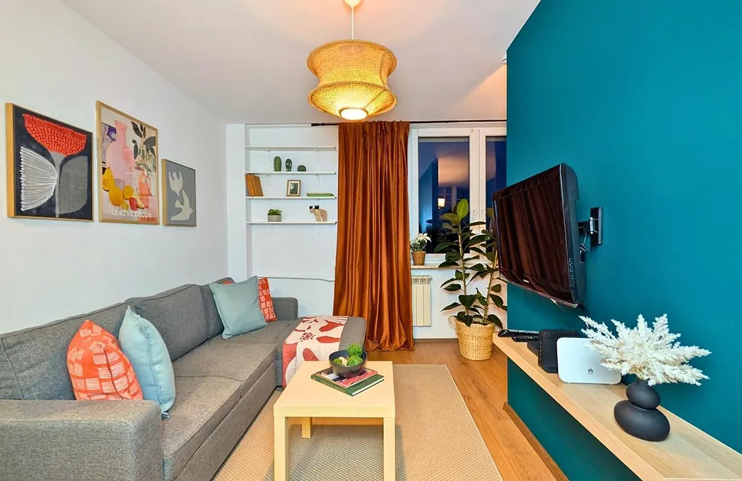 Bella Luna Luxury Suites - Warm & Modern Apt Near Old Town & Museums-1