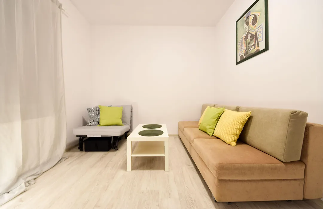 Shortstaypoland Srebrna-1