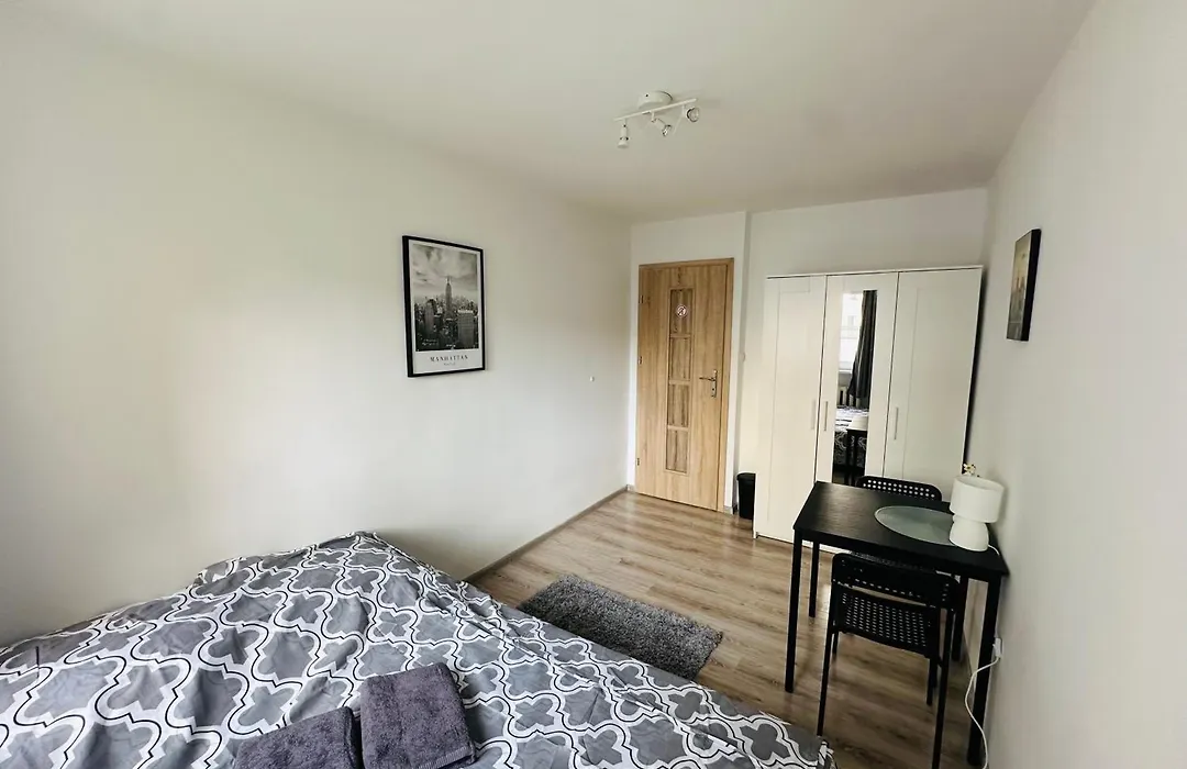 Wola Ratusz Rooms-1