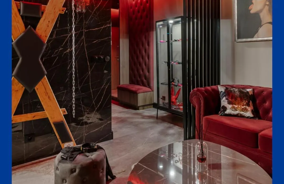 Secret BDSM - Stylowy i klimatyczny apartament dla dorosłych, klimatyzacja, parking podziemny, pełne wyposażenie-1