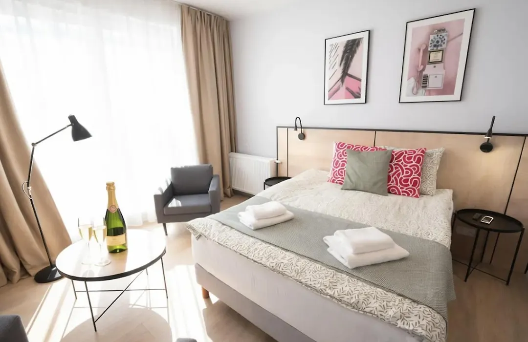 Bk Aparthotel Praga - National Stadium - Comfortable Apartment For 4 People-1