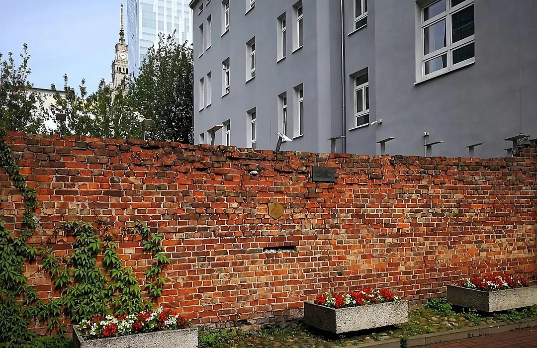 Historic Ghetto Wall Residence - Luxury Apartments By Central Station-1
