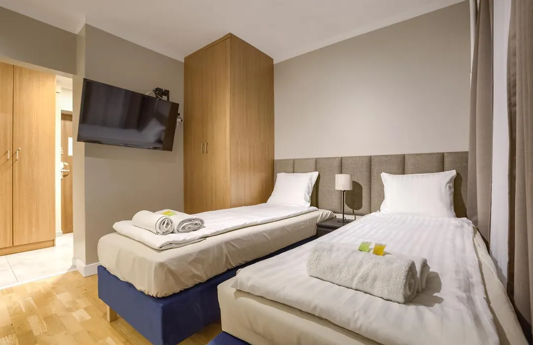New! Studio With 3 Beds - Easy Access To Airport, City Center & Wum-1