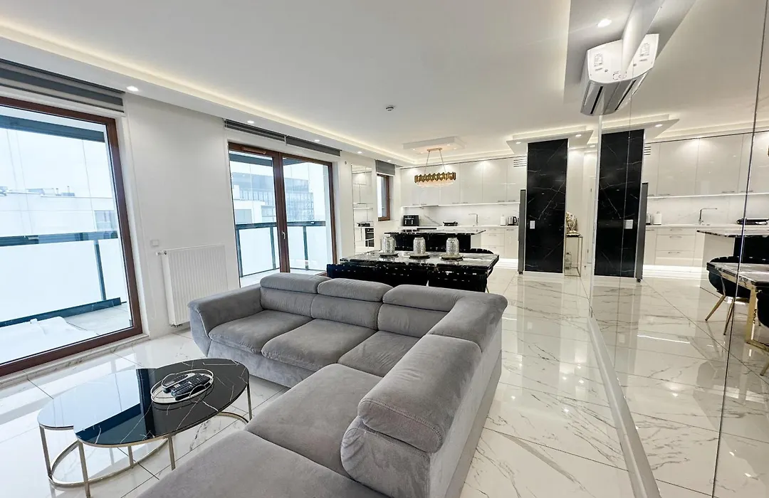 Karolkowa 28A - Luminous Apartment With Balcony By Renters Prestige-1