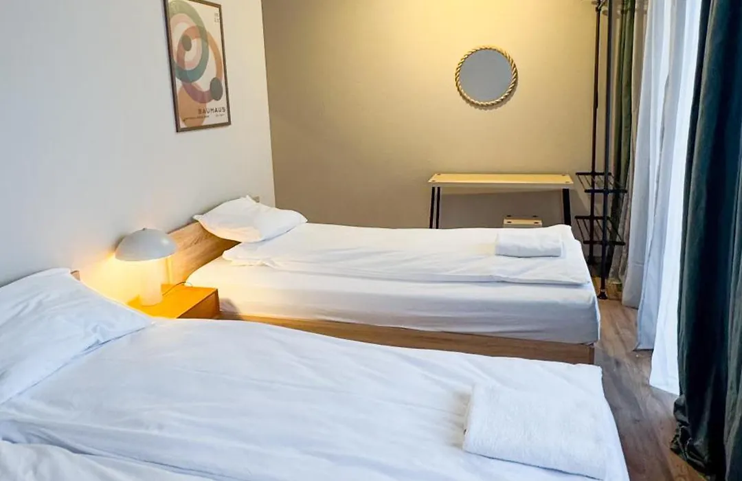 Warsaw City Haven Private Rooms-1