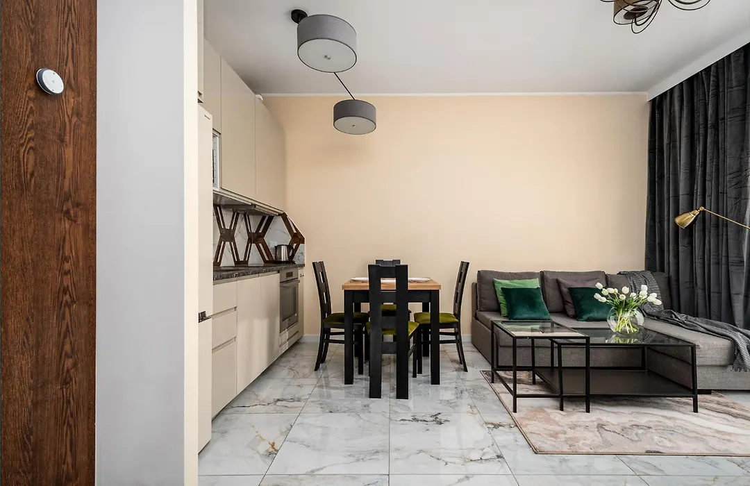 Prymasa Tysiaclecia 83A Separate Bedroom Free Garage By Perfect Apart 634 & 635-1