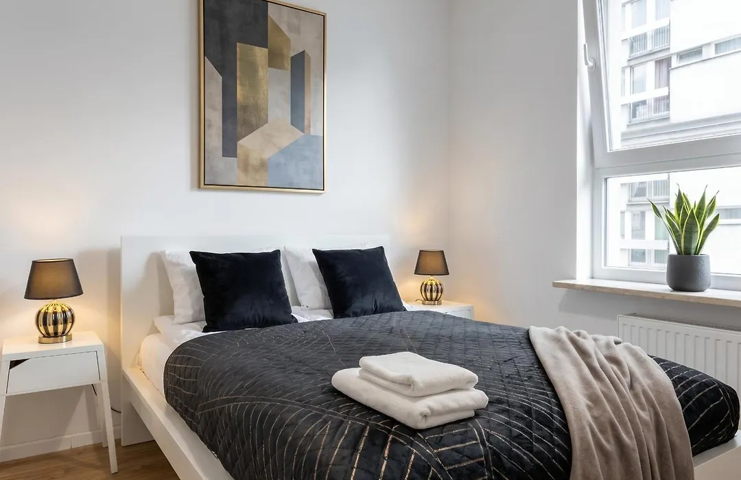Golden Apartments Warsaw - Stylish & Sunny - Pereca Residence, City Center-1