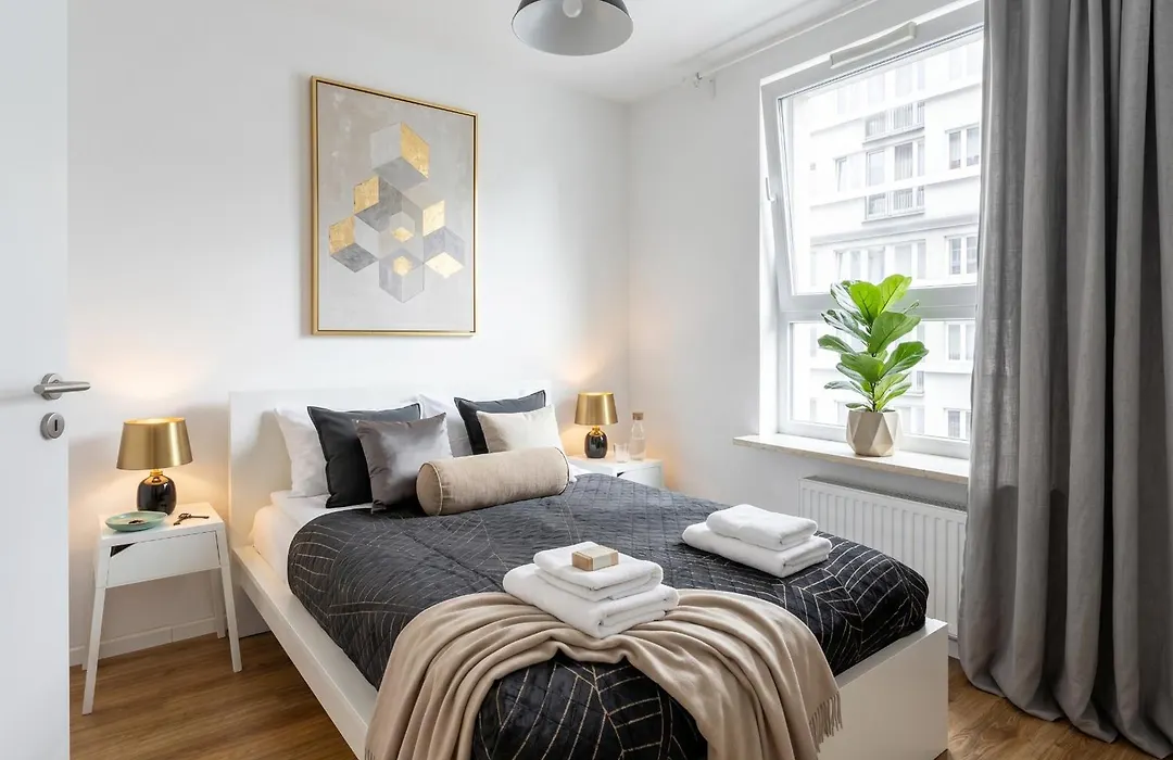 Golden Apartments Warsaw - Stylish & Sunny - Pereca Residence, City Center-1