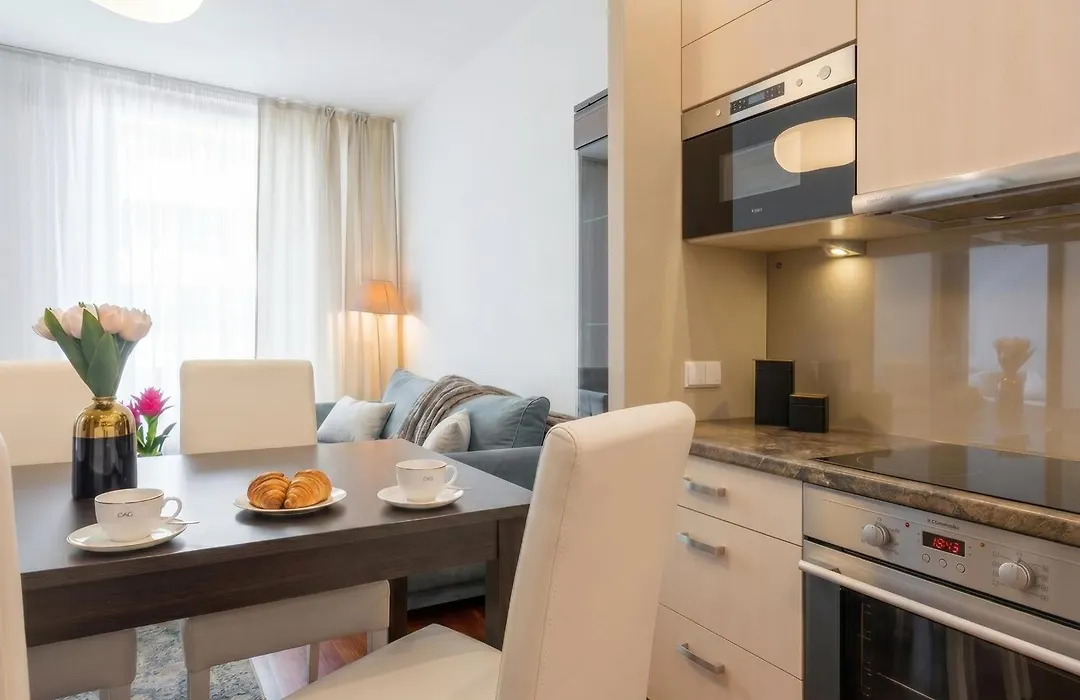 Golden Apartments Warsaw - Bright & Stylish, Stawki Street-1