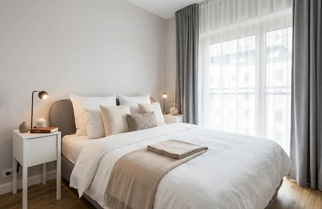 Urban Chic - Luxury 2-Bedroom, Mennica Residence-1