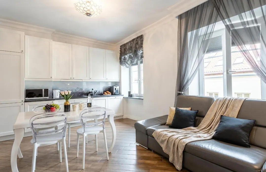Golden Apartments Warsaw - Elegant Stay, Podwale Street-1
