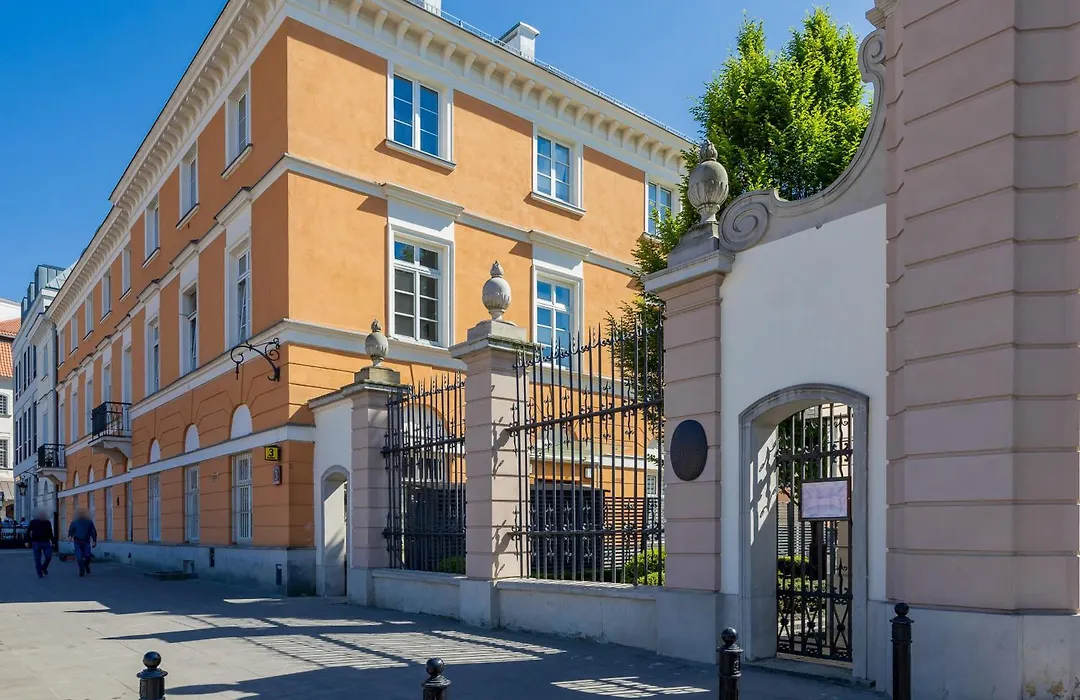 Heart Of The Old Town Royal Apartments By Noclegi Renters-1