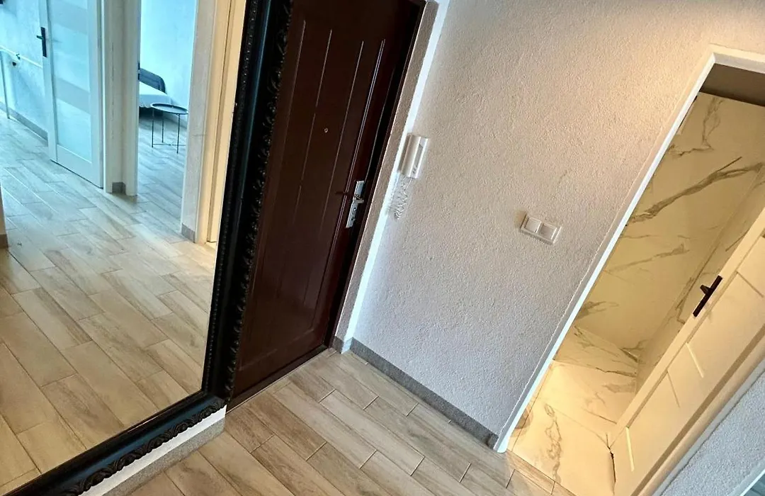 Flat To Rent-1