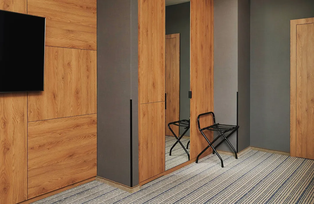 Courtyard By Marriott Warsaw Airport-1