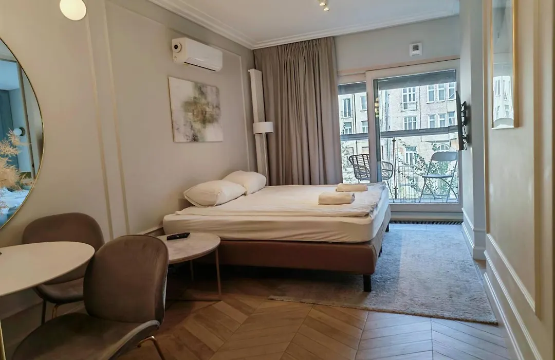 Vipwarsawapartments Zircon Mennica Residence-1
