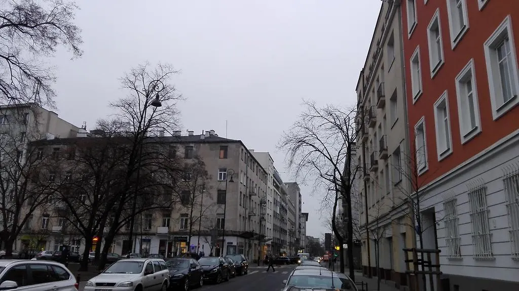 Klimatyczna kawalerka w centrum Warszawy-1