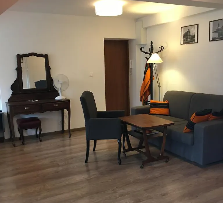 Cichy Apartament Na Nowym Swiecie-1