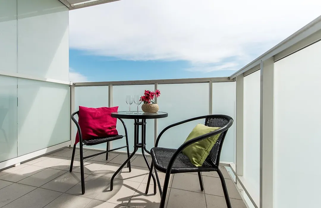 P&O Apartments Ordona 2-1