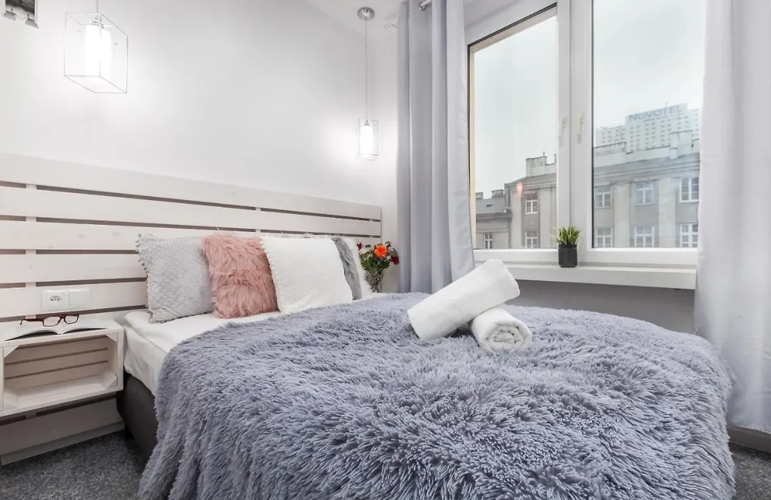 Apartments Madelaine Warsaw By Noclegi Renters-1