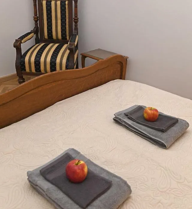 Apartament Na Dlugiej-1