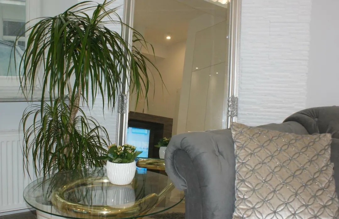 Lovely Apartment- Poznanska 16-1