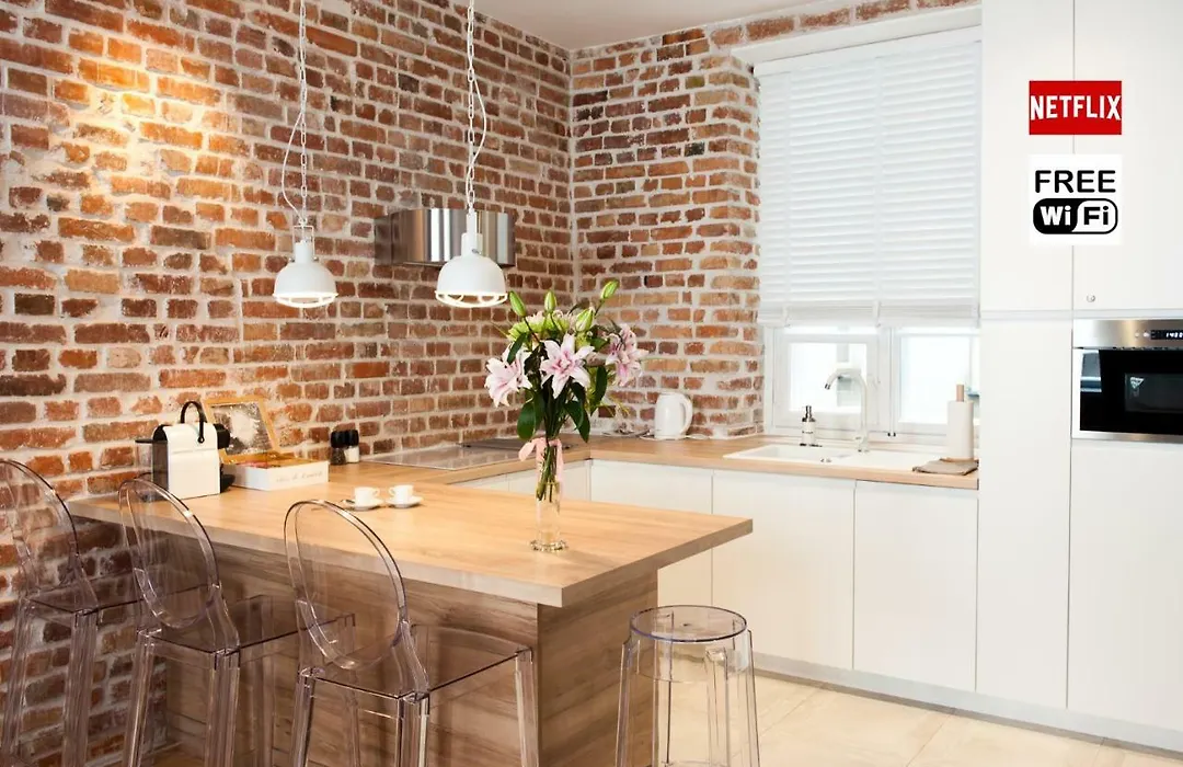 Red Brick Old Town Apartment-1