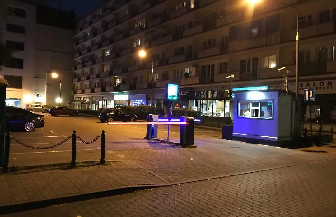 Rent0Nline Hoza Apartment Center Metro-1