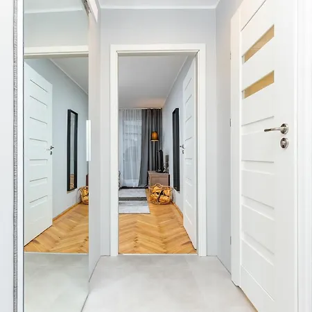 Apartment Warsaw Kredytowa by Renters-3