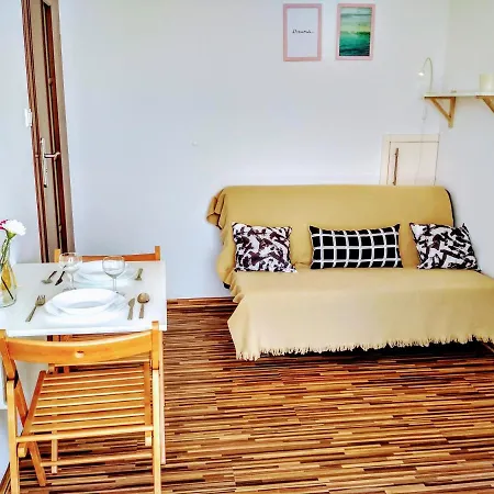 Vitalia Apart Rooms Bobrowiecka-2