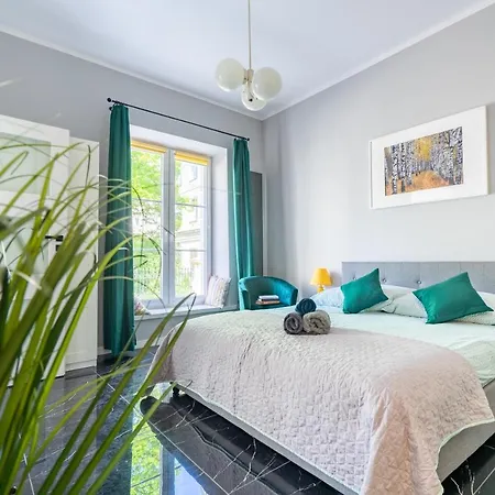 Stylish Studio In The Heart Of The City.-3