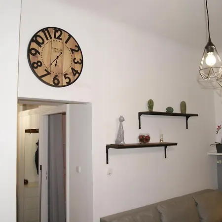Under Castle Apartment-2