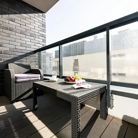 Okęcie Lotnisko Lirowa 24 Serviced Apartments P&O-2