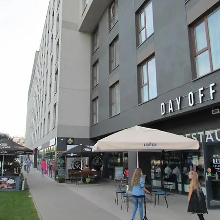 Apartament W Warszawie Dedykowany Parking Podziemny W Cenie, Wifi, Ac, Blisko Centrum New Apartment In Warsaw Finished To A High Specification Fitted Out To A High Standard On The 7Th Floor, Wifi, Underground Parking Price Included-3