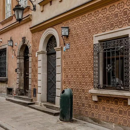 Warsaw Old Town Piwna-3