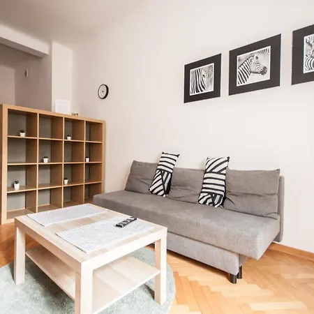 Elegant Apartment Old Town Market-2