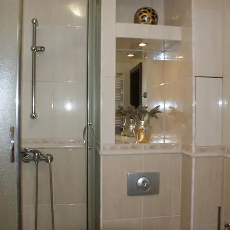 City Center- Large Apartment With National Musee View-2