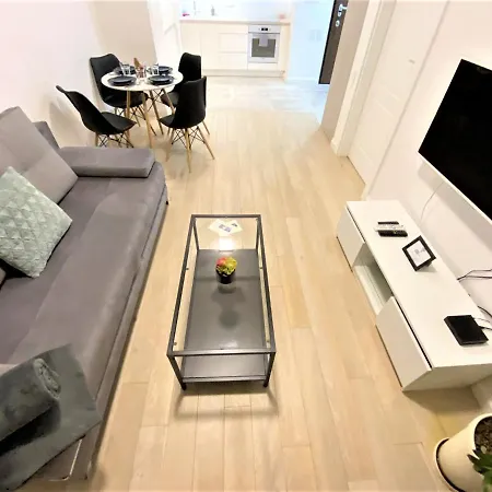Exclusive 2Br! Apartment In Center +Netflix +Gym-3
